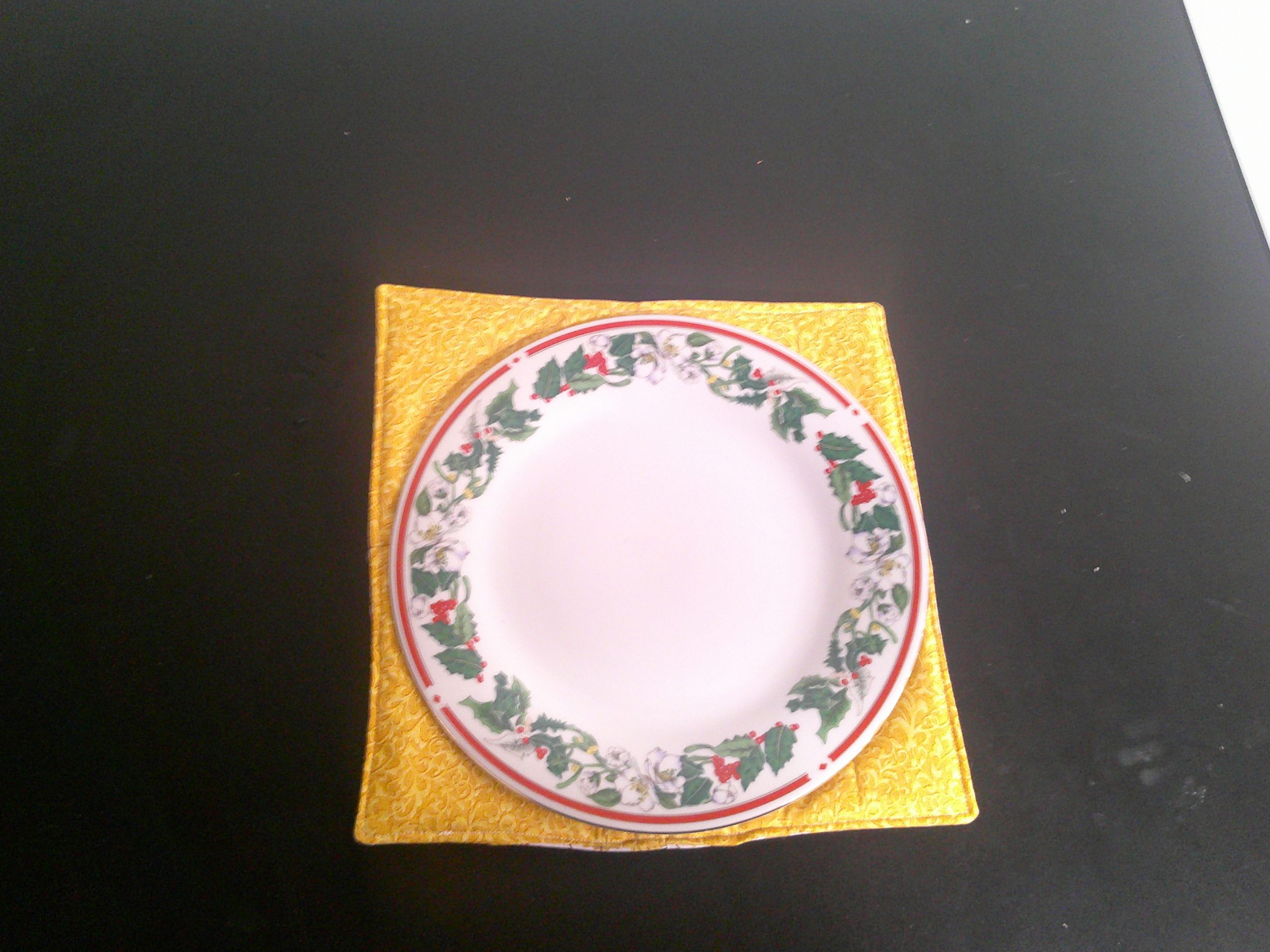 Plate Cozie product photo